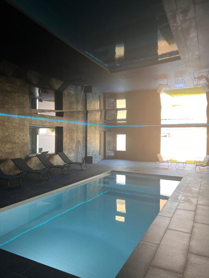 Villa 400M2 Piscine Interieure Tres Calme Agde Kültér fotó